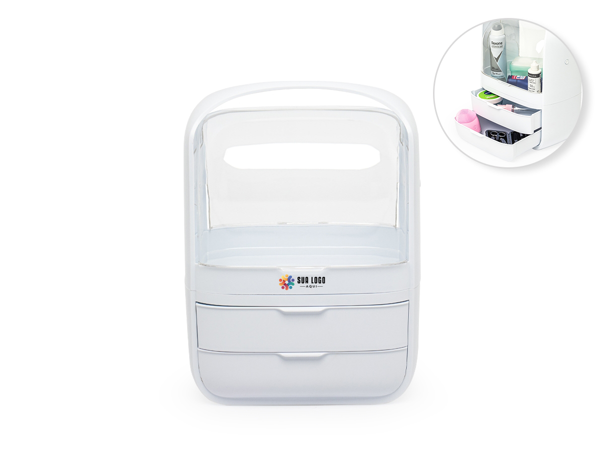 A caixa organizadora para maquiagens e cosméticos é prática e eficiente. Feita em plástico resistente com tampas de acrílico, ela protege os itens contra poeira e umidade, garantindo que tudo fique sempre seguro e preservado. Com um compartimento principal espaçoso e duas gavetas extras, é possível armazenar tudo de forma organizada. Além disso, a alça de transporte facilita levar a caixa para qualquer lugar, transformando qualquer ambiente no espaço perfeito para a rotina de beleza.