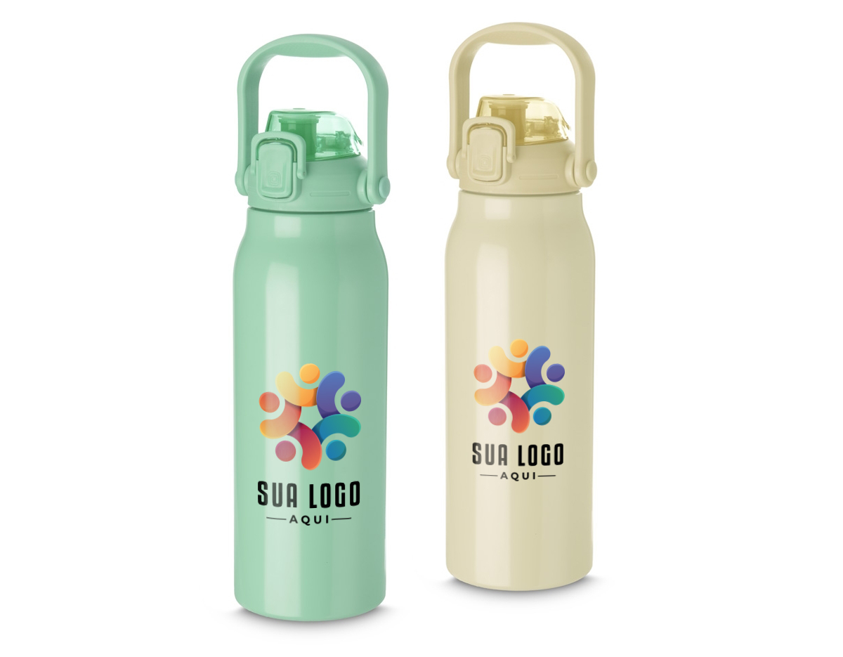 Garrafa Térmica feita em Inox 304, capacidade de 1,6L. Possui tampa rosqueável com trava de segurança e botão de acionamento para abrir a tampa protetora do bocal. Acompanha canudo e dois bicos, sendo um de silicone e outro de plástico.