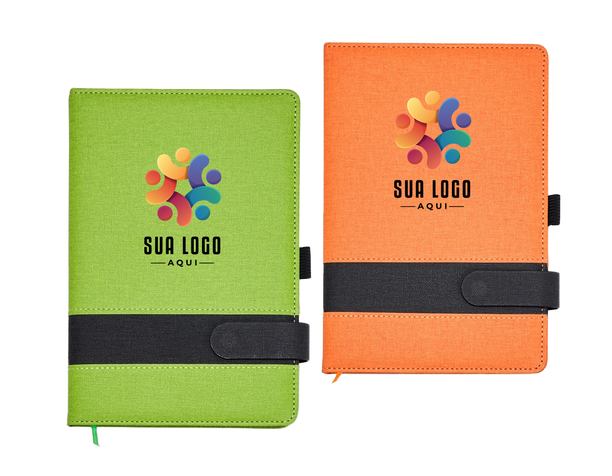 Seja para escrever compromissos do dia ou fazer planejamentos, nossa caderneta é excelente para dias repletos de anotações. Com capa de linho, ela oferece um toque de sofisticação para suas 94 folhas pautadas. O fechamento magnético garante que tudo fique seguro, e o suporte para caneta deixa nossa caderneta ainda mais acessível e organizada. Para completar, conta com marcador de páginas, evitando perda de tempo ao procurar onde parou. É a escolha perfeita para as anotações diárias.
