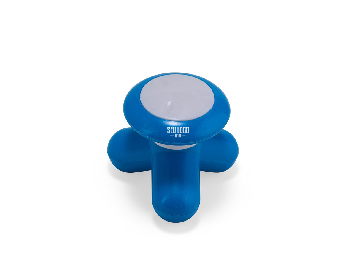 O massageador que alivia tensões musculares de forma eficiente e relaxante. Feito de plástico leve e resistente, oferece flexibilidade com opções de alimentação via cabo USB ou 3 pilhas AAA. Ideal para aumentar a qualidade de vida e ser uma alternativa para relaxar na correria do dia a dia.