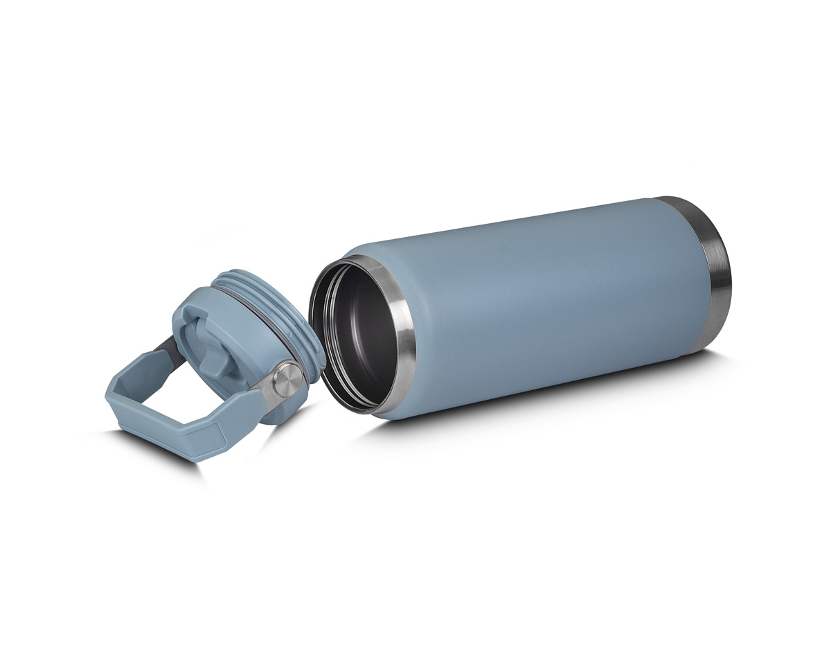 Mantenha as bebidas na temperatura ideal com a garrafa térmica de 900ml em aço inox, feita para quem leva a hidratação a sério! Com parede dupla que conserva a temperatura por muito mais tempo, ela oferece a praticidade do bico flip + canudo, para que você se refresque a qualquer momento, com ainda mais praticidade e conforto. A tampa é rosqueável, têm alça em plástico tornando o transporte mais fácil e seguro, enquanto o anel de silicone garante uma vedação completa, evitando vazamentos e preservando o sabor de cada gole.