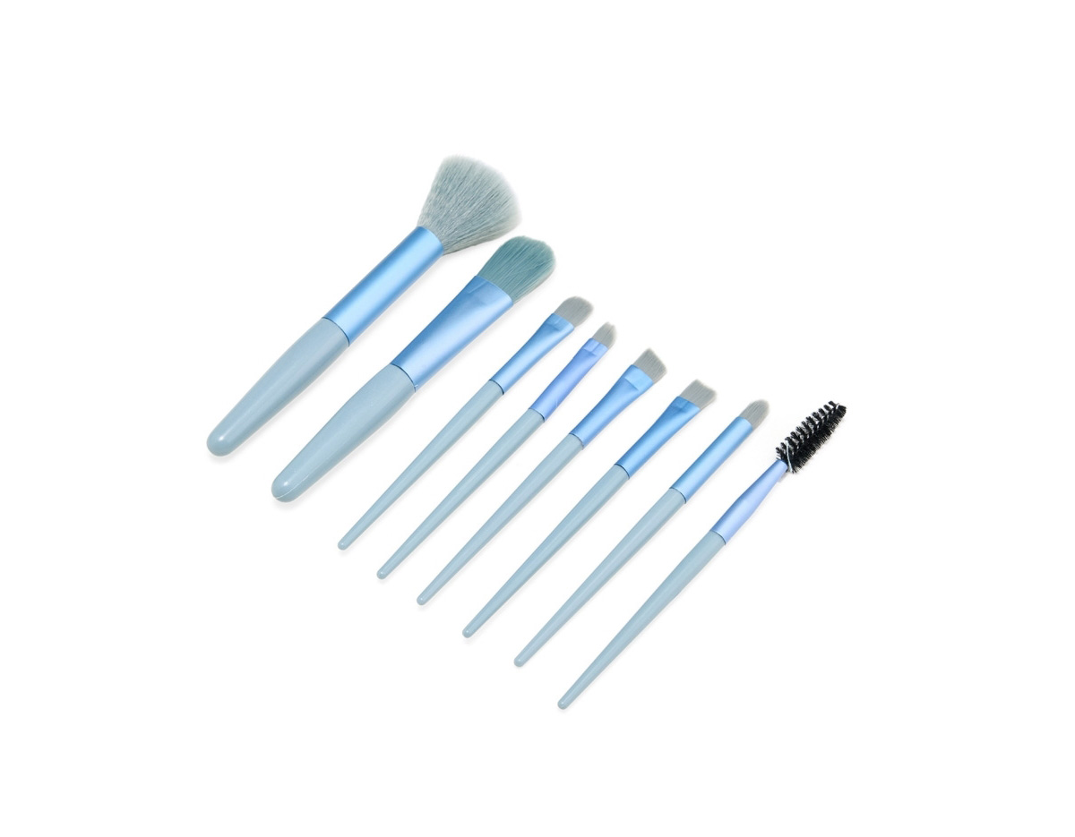 Mantenha seus pincéis organizados e protegidos durante o dia a dia. O nosso kit contém: 1 Pincel para pó, 1 pincel língua de gato para base, 1 pincel chanfrado para sombras, 1 pincel para esfumar, 1 pincel para lábios, 1 pincel para sombras, 1 pincel língua de gato pequeno, 1 pincel de escovinha, tudo isso em um lindo estojo de couro sintético. O item perfeito para presentear os amantes da beleza.