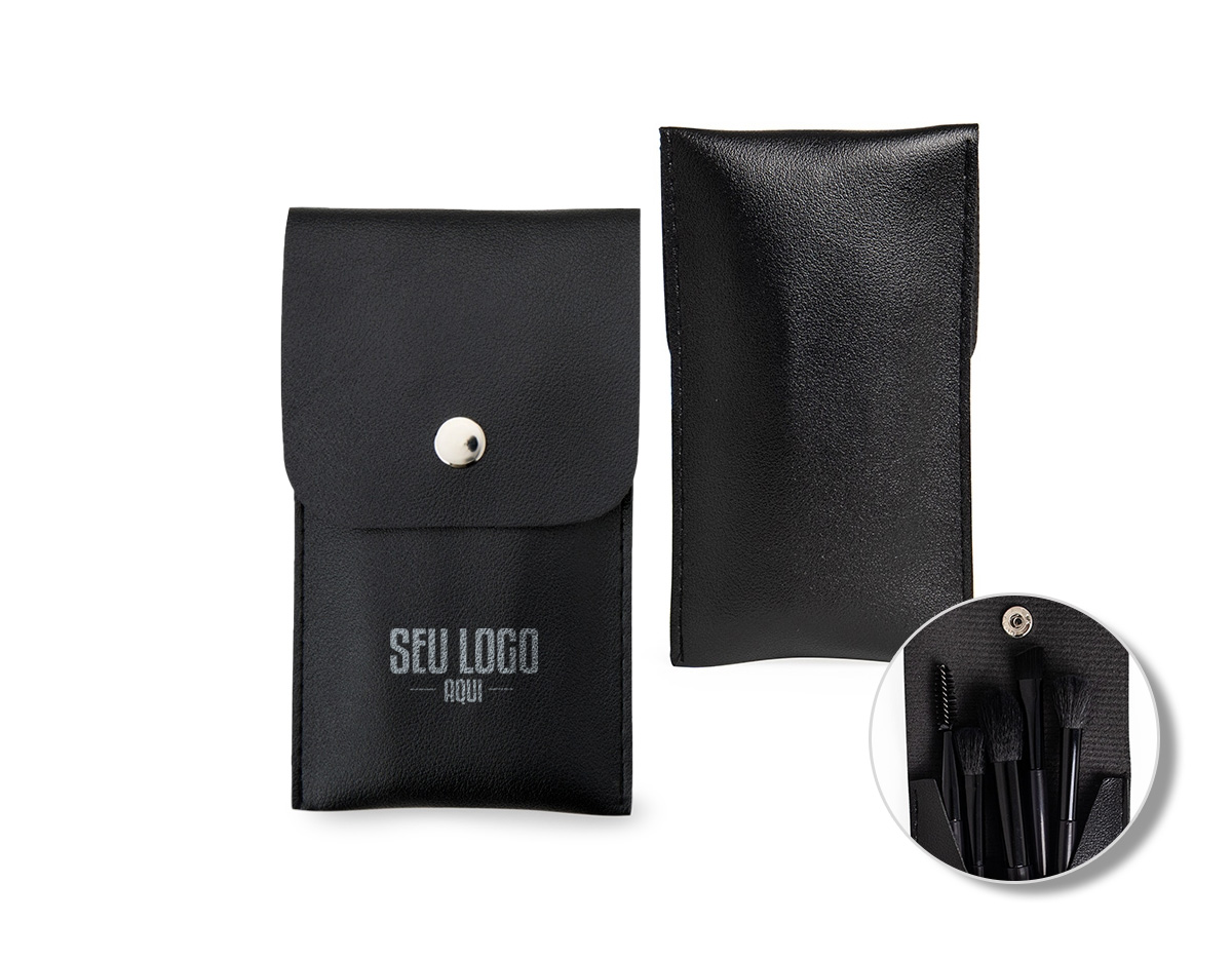 O nosso kit de pincéis para sombra é a combinação perfeita de elegância e funcionalidade. Com um design moderno e minimalista, os pincéis possuem diferentes tamanhos e formas, já suas cerdas são super macias, com textura fina e de alta densidade, permitindo aplicar a maquiagem com suavidade e precisão. E o melhor de tudo: o estojo em couro sintético deixa tudo arrumadinho e pronto para levar com você, para sua maquiagem estar sempre impecável!