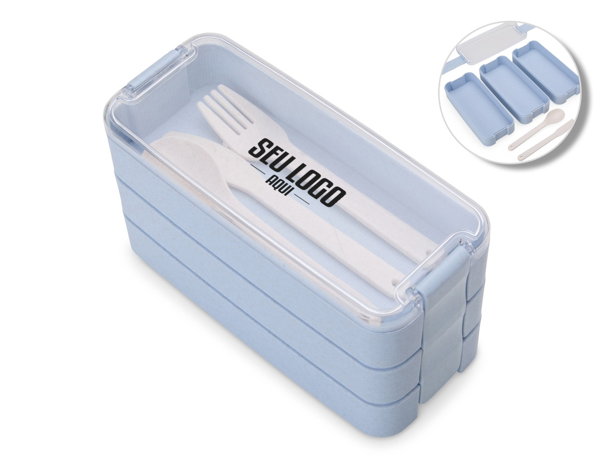 Marmita com 3 andares? Temos! Com 900ml de capacidade e 3 divisórias, esta marmita oferece espaço de sobra para organizar alimentos e ainda os mantém separados, preservando o sabor de cada um deles. Sua tampa hermética garante que os alimentos permaneçam frescos por mais tempo e evita vazamentos indesejados, permitindo um transporte mais seguro. Acompanha garfo, faca e colher.