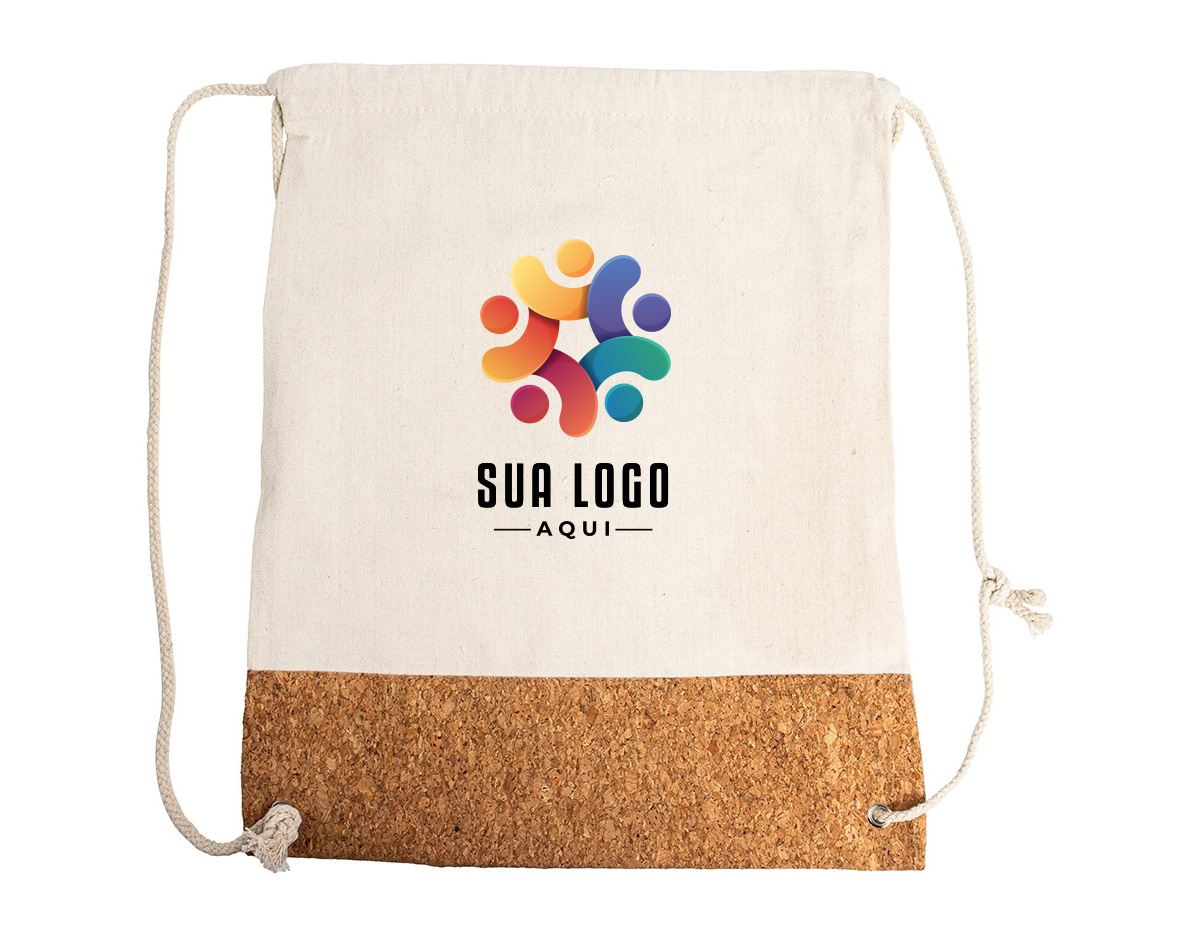 Apresentamos a nossa mochila saco com alças em algodão, feita de lona e cortiça, perfeita para quem valoriza conforto e estilo. Seu design prático se adapta a diversas situações, tornando-a ideal para o dia a dia ou aventuras. Com materiais de qualidade, ela oferece durabilidade e um toque único. Uma escolha que complementa a rotina com sofisticação discreta e ecológica.