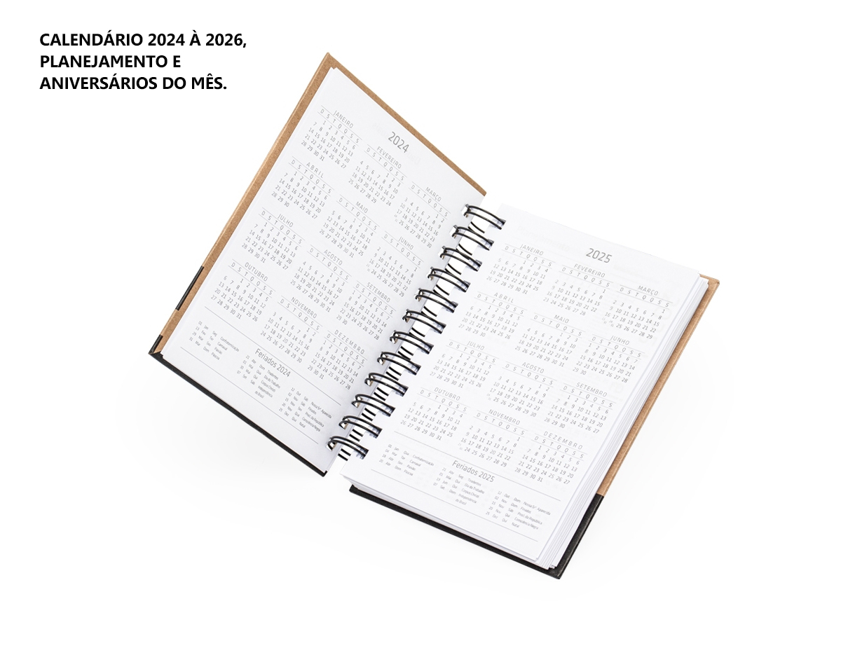 Agenda diária 2025 com espiral, material kraft, capa dura. Contém aproximadamente 169 folhas, entre elas, páginas de dados pessoais, calendário 2024 a 2026, planejamento e aniversários do mês.