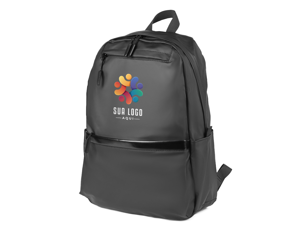 Mochila com parte externa equipada com alça de mão, alça de ombro acolchoada, engate para mala de viagem, bolso frontal e bolso lateral. Na parte interna, conta com compartimento dedicado para notebook de até 15,6 polegadas, oferecendo organização e praticidade para o dia a dia.