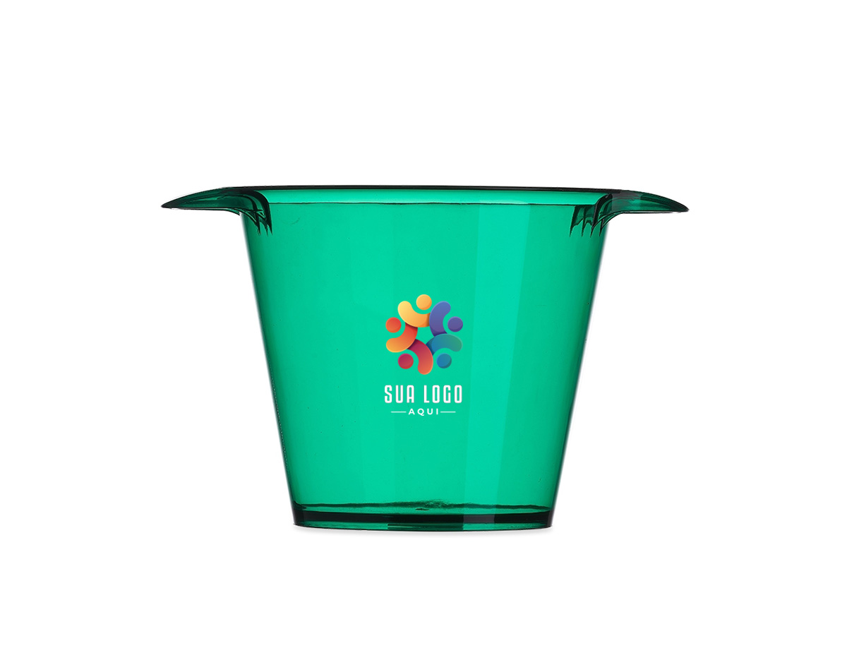 Balde de gelo com capacidade para 4 litros, ideal para manter bebidas refrigeradas. Possui alças laterais para facilitar o transporte. Na versão branca, apresenta acabamento leitoso, conferindo um visual sofisticado e discreto ao produto.