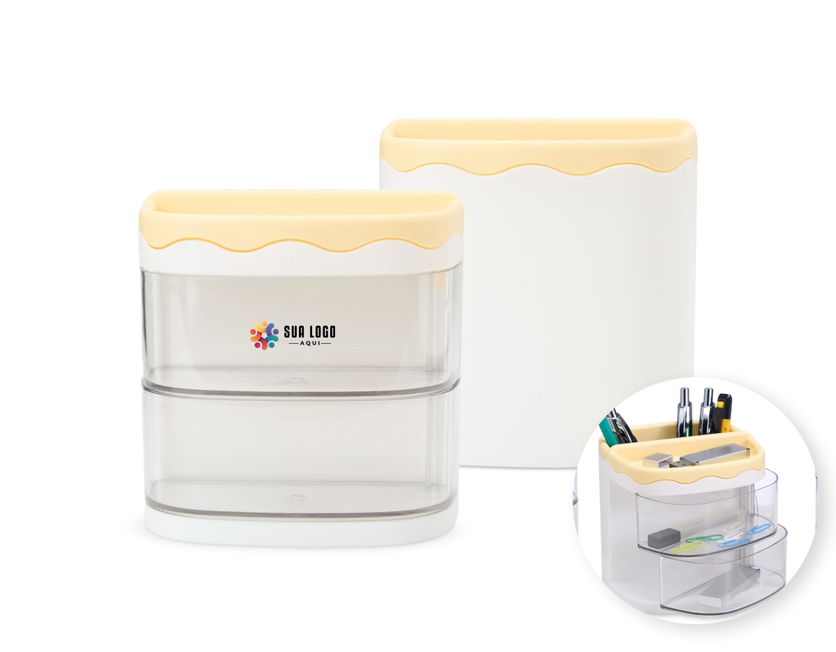Deixe o espaço da mesa de estudo ou trabalho mais organizado, bonito e prático! Feito em plástico e acrílico, o organizador combina funcionalidade e um toque de beleza. Conta com 2 compartimentos versáteis para lápis, pincéis de maquiagem, canetinhas coloridas ou o que mais desejar, além de um espaço raso para itens como borracha e outros acessórios. Também possui 2 gavetas para objetos diversos, como cola, clipes, mini grampeadores e muito mais. Com este organizador de mesa, é possível usar a criatividade para organizar e decorar.