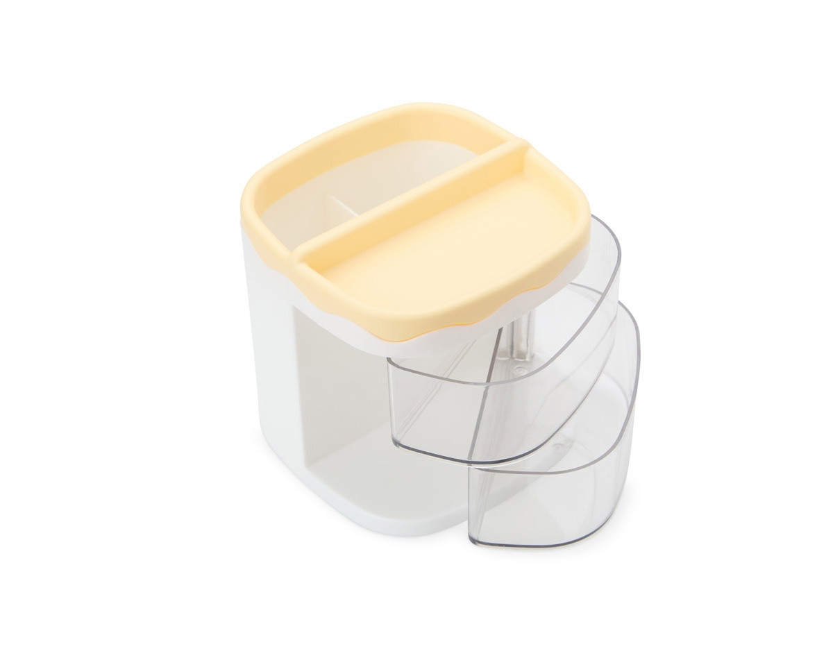 Deixe o espaço da mesa de estudo ou trabalho mais organizado, bonito e prático! Feito em plástico e acrílico, o organizador combina funcionalidade e um toque de beleza. Conta com 2 compartimentos versáteis para lápis, pincéis de maquiagem, canetinhas coloridas ou o que mais desejar, além de um espaço raso para itens como borracha e outros acessórios. Também possui 2 gavetas para objetos diversos, como cola, clipes, mini grampeadores e muito mais. Com este organizador de mesa, é possível usar a criatividade para organizar e decorar.