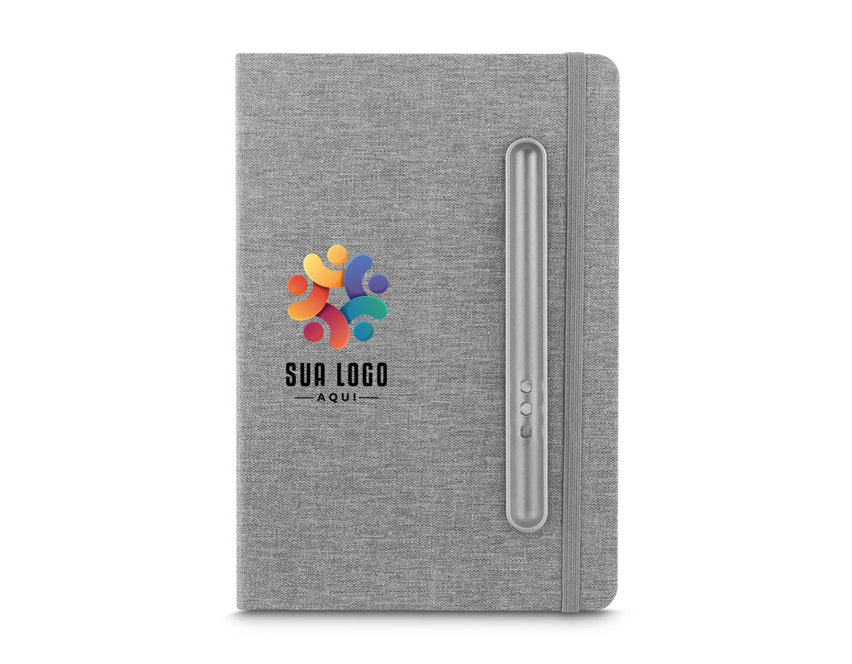 Caderno com capa produzida em tecido sustentável RPET, que contribui para a preservação do meio ambiente. Conta com suporte para caneta integrado à capa e design dobrável que se transforma em suporte para smartphone.
Miolo com 80 folhas pautadas, ideal para anotações no dia a dia.
Observação: Não acompanha caneta. Imagem meramente ilustrativa.