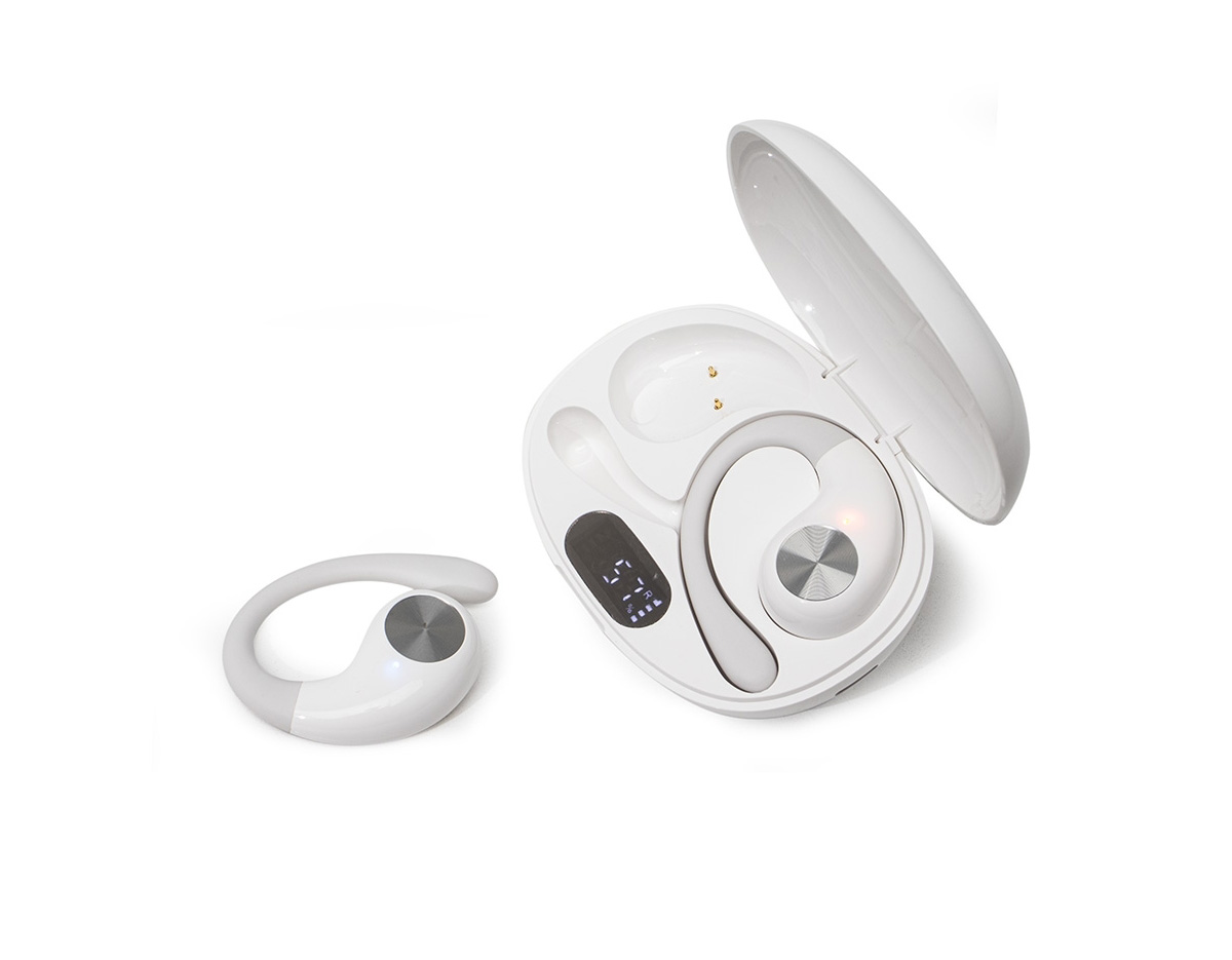 Descubra uma nova experiência de som com o nosso Fone de Ouvido de Condução Óssea, ideal para quem valoriza conforto e liberdade! Com design ergonômico, ele se adapta perfeitamente sem precisar ser inserido no ouvido, proporcionando uma sensação mais leve e natural – ideal para atividades físicas intensas. À prova d’água, ele resiste ao suor, tornando-se o parceiro ideal para treinos ao ar livre. Com controles intuitivos, basta tocar duas vezes no lado esquerdo para avançar a música e três vezes para aumentar o volume; no lado direito, dois toques voltam a faixa e três toques reduzem o volume. Para alternar entre o Modo Música e o Modo Jogo, toque quatro vezes em qualquer lado – no Modo Jogo, a latência é reduzida e o Bluetooth otimizado para uma experiência imersiva em games. Acompanha case com carregamento e cabo tipo-C para recargas práticas e rápidas. Se você busca conforto, desempenho e praticidade, este fone é a escolha ideal!