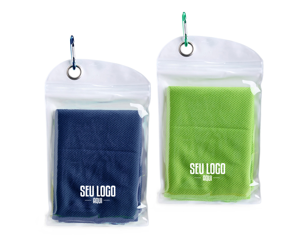 Toalha refrescante ideal para atividades físicas. Para usar, basta molhar, torcer e aplicar sobre a pele para alívio do calor. Macia e reutilizável enquanto estiver úmida. Acompanha embalagem compacta em PVC com mosquetão. Lavar à mão com água fria e sabão neutro.