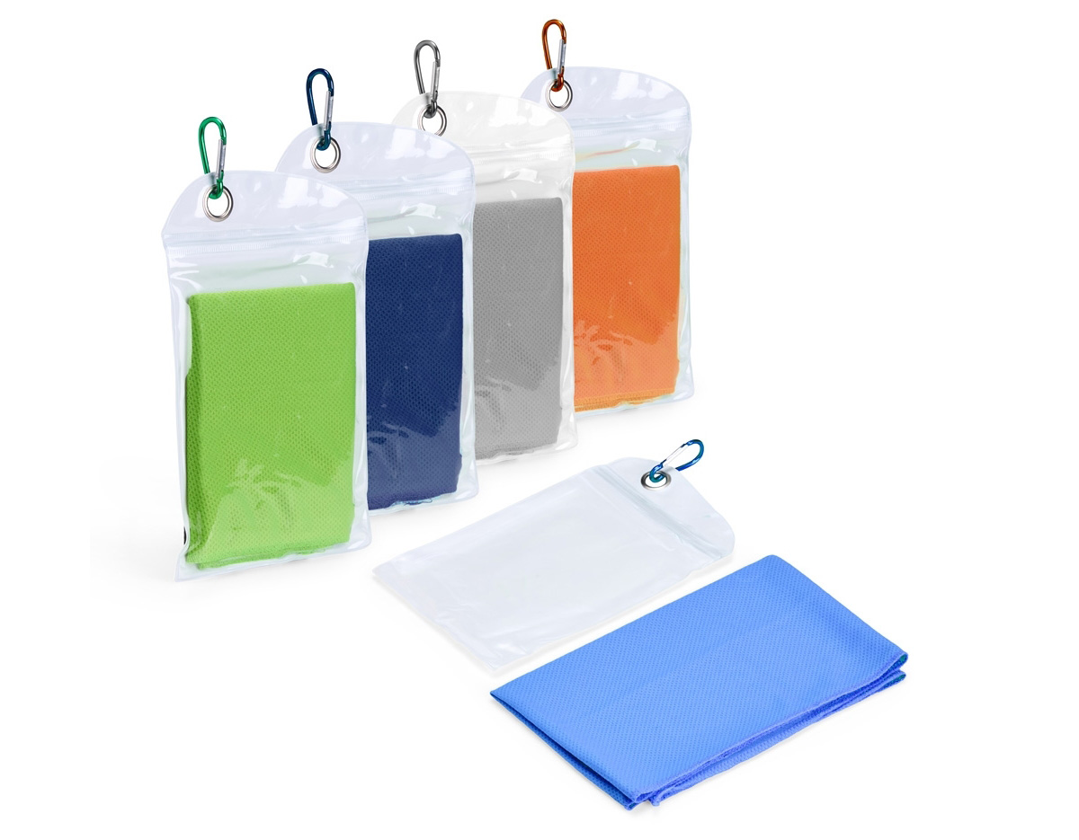 Toalha refrescante ideal para atividades físicas. Para usar, basta molhar, torcer e aplicar sobre a pele para alívio do calor. Macia e reutilizável enquanto estiver úmida. Acompanha embalagem compacta em PVC com mosquetão. Lavar à mão com água fria e sabão neutro.