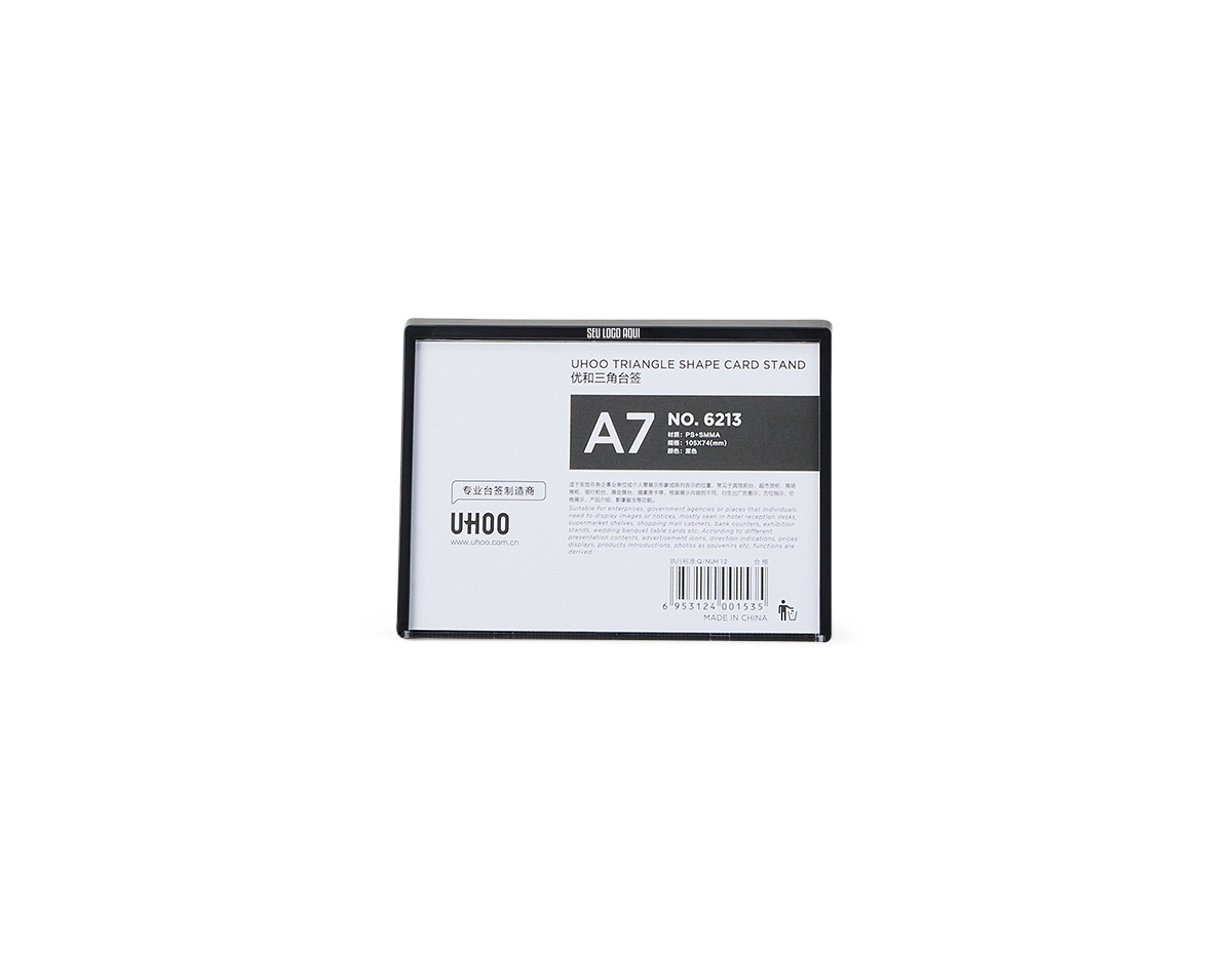 Expositor porta-retrato tamanho A7, confeccionado em poliestireno com placa acrílica transparente. Ideal para exibição de fotos, mensagens ou informativos em ambientes comerciais ou residenciais. Leve, resistente e com visual clean que valoriza o conteúdo exposto.