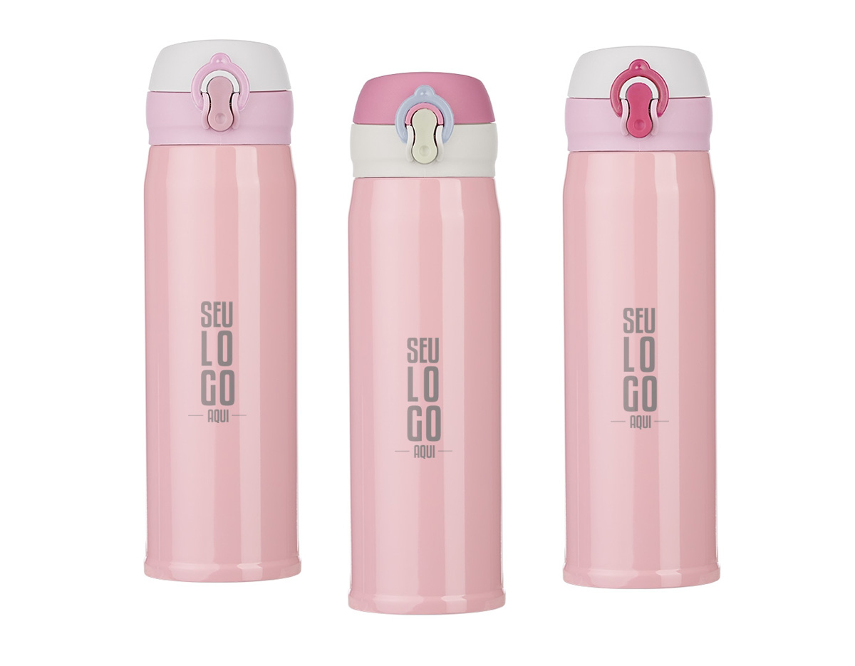 Garrafa térmica de 400ml de inox colorida com botão e válvula para abertura. Possui um sistema de trava (basta mover para cima/baixo para abrir/fechar), pressione o botão central para abrir a tampa(possui na parte interna borracha protetora evitando vazar o líquido). Para abrir a tampa por completo basta rosqueá-la, parte interna revestida em inox. Na embalagem do produto pode ir especificado a capacidade de 450ml ou 500ml devido aos fabricantes que trabalham terem impresso a descrição deste modo, porém ressalvamos a capacidade correta de 400ml.