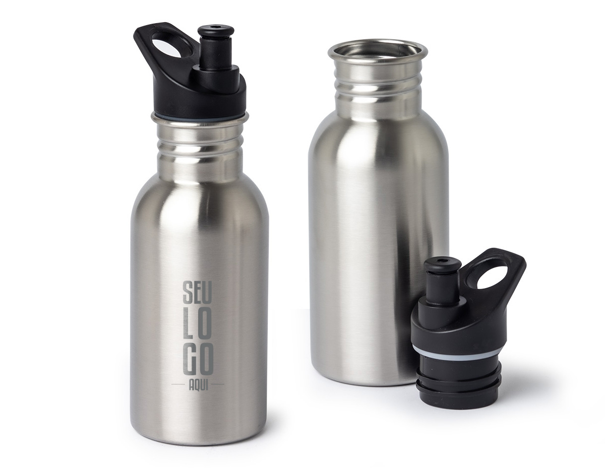 Squeeze fabricado em aço inoxidável com capacidade de 550ml. Conta com tampa rosqueável, bico em plástico para fácil consumo e alça integrada, garantindo praticidade no transporte. Ideal para atividades físicas, viagens ou uso diário.