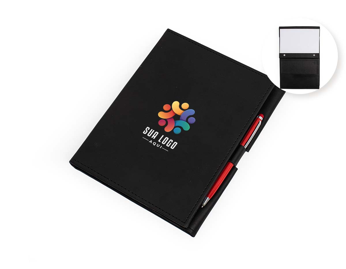 Leve suas ideias e anotações a qualquer lugar! Nosso caderneta com estilo executivo é ideal para registros do dia a dia, unindo elegância e praticidade. Ele conta com 78 folhas destacáveis,  facilitando compartilhamento de anotações. Feito em couro sintético e com capa dura, possui um bolso para documentos e papéis. Além disso, conta com fechamento magnético e suporte para caneta, garantindo organização e funcionalidade.