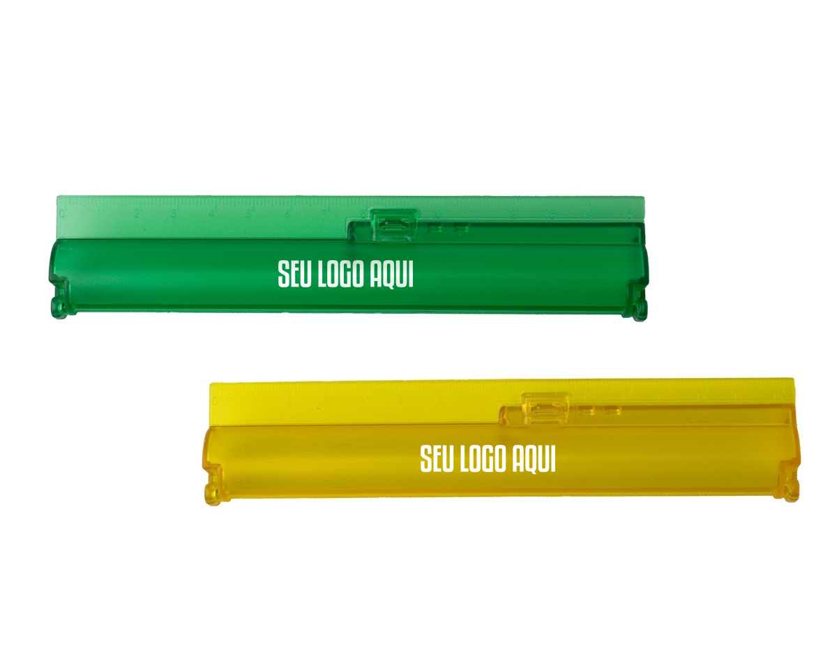 Estojo de plástico com régua integrada de 15 cm e compartimento específico para acomodar uma caneta. Produto compacto e funcional, ideal para uso escolar ou profissional. Não inclui caneta.