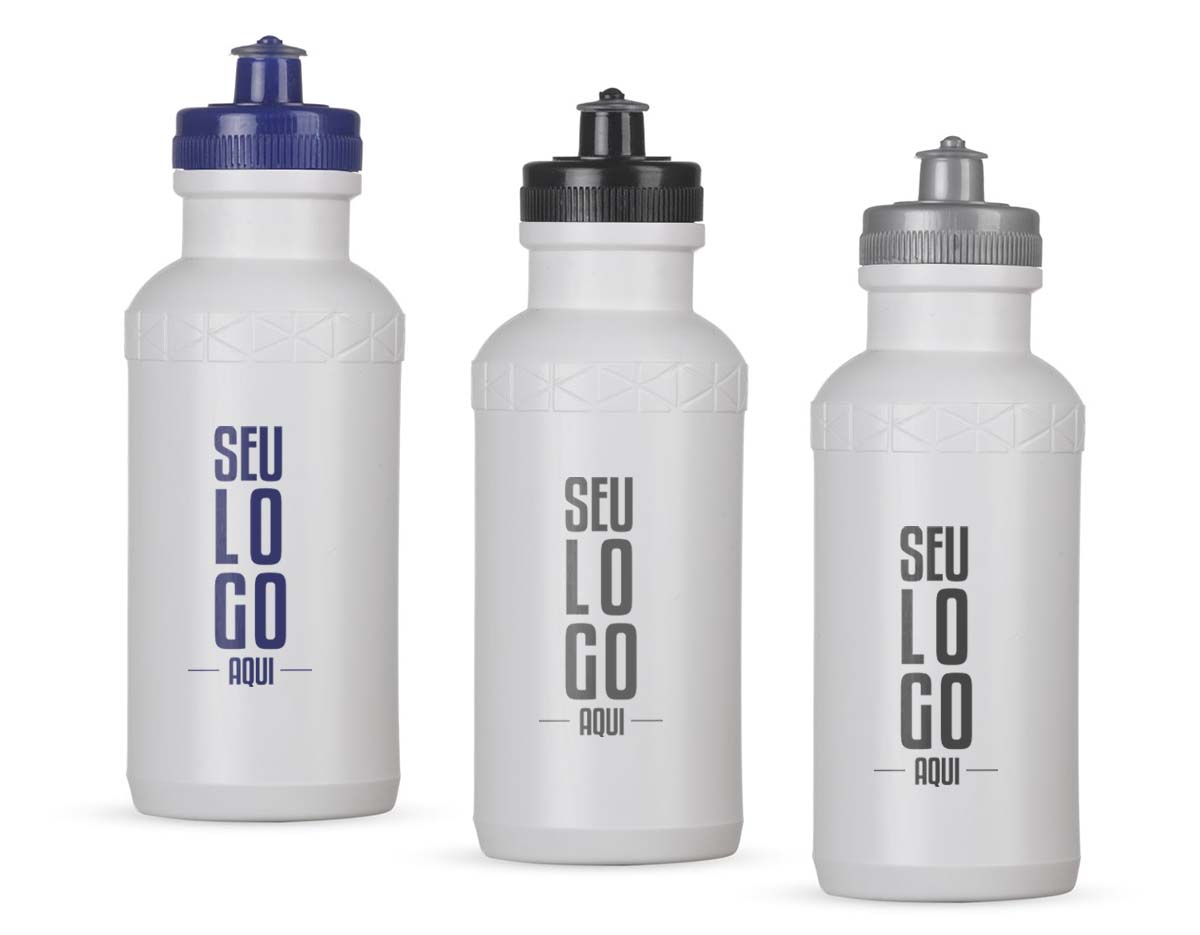 Squeeze de 500ml fabricado em plástico livre de BPA. Apresenta detalhe em relevo na parte superior e tampa rosqueável com bico de silicone, que proporciona praticidade no uso diário.
