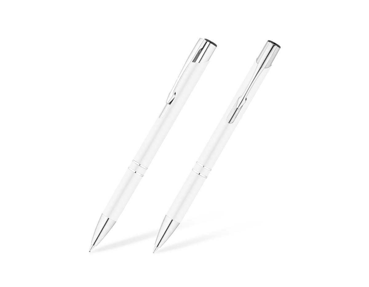Caneta esferográfica fabricada em alumínio 100% reciclado, unindo sustentabilidade, elegância e funcionalidade. Possui corpo leve e resistente com acabamento metálico escovado, clip de metal e tinta azul de secagem rápida.