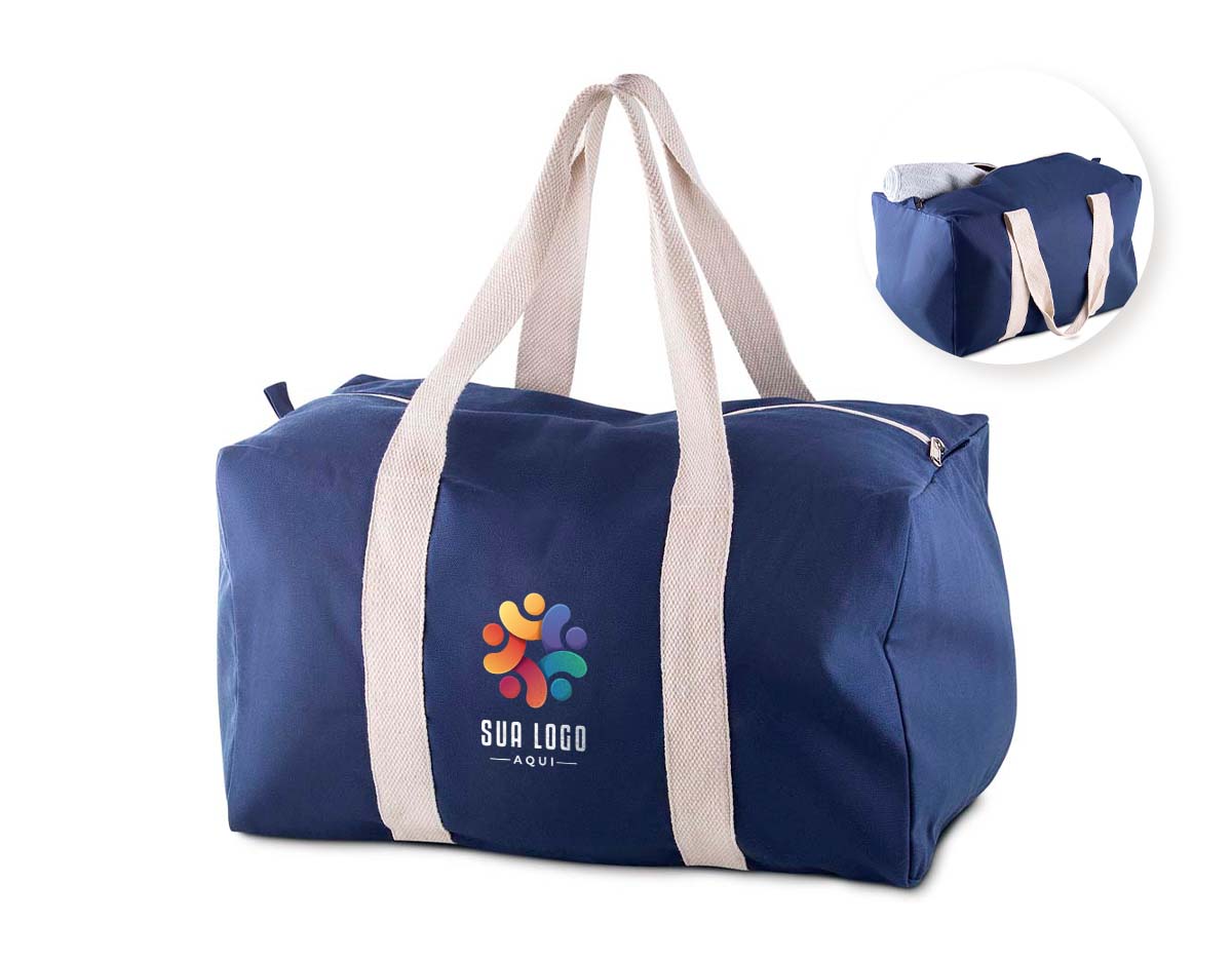 Mala esportiva confeccionada em algodão reciclado, com gramatura de 300g/m² no exterior e 140g/m² no interior. Possui alça em algodão cru, que oferece conforto no transporte. Leve, resistente e sustentável, é ideal para academia, viagens curtas ou atividades do dia a dia. Perfeita como brinde ecológico e personalizado.