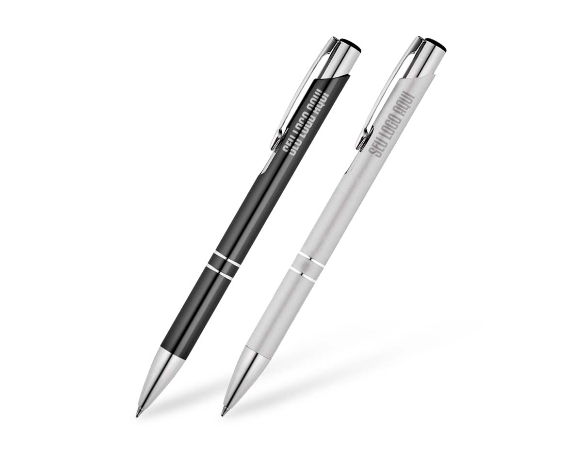 Caneta esferográfica em alumínio com acabamento metalizado, que oferece elegância e durabilidade. Possui clipe metálico, ideal para prender em bolsos, cadernos ou agendas. Leve, resistente e com escrita suave, é perfeita para uso diário, brindes corporativos e ações promocionais, valorizando sua marca com sofisticação.