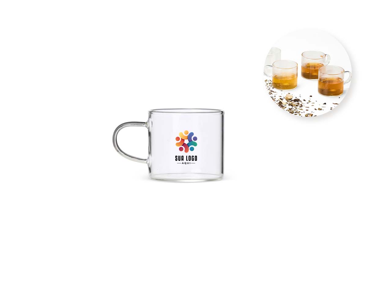 Um kit com seis xícaras em estilo clássico para servir uma bebida quente de um jeito especial. Com capacidade máxima de 100ml, cada uma delas é feita em vidro borossilicato, matéria-prima conhecida por sua durabilidade e resistência, o que as transformam em opções excelentes para tomar aquela dose de café ou chá a qualquer hora do dia.