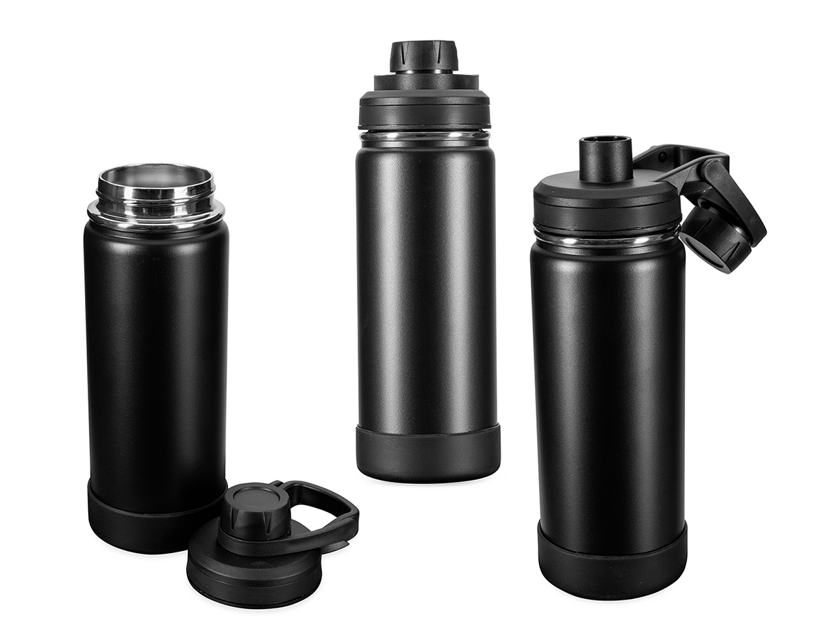 Esta garrafa térmica em inox com capacidade de 550ml permite conservar a temperatura de líquidos por mais tempo graças à sua estrutura de parede dupla e isolamento a vácuo. Sua tampa rosqueável plástica conta com um protetor de bocal e alça fixa. Além disso, acompanha um protetor removível em silicone para a base da garrafa.