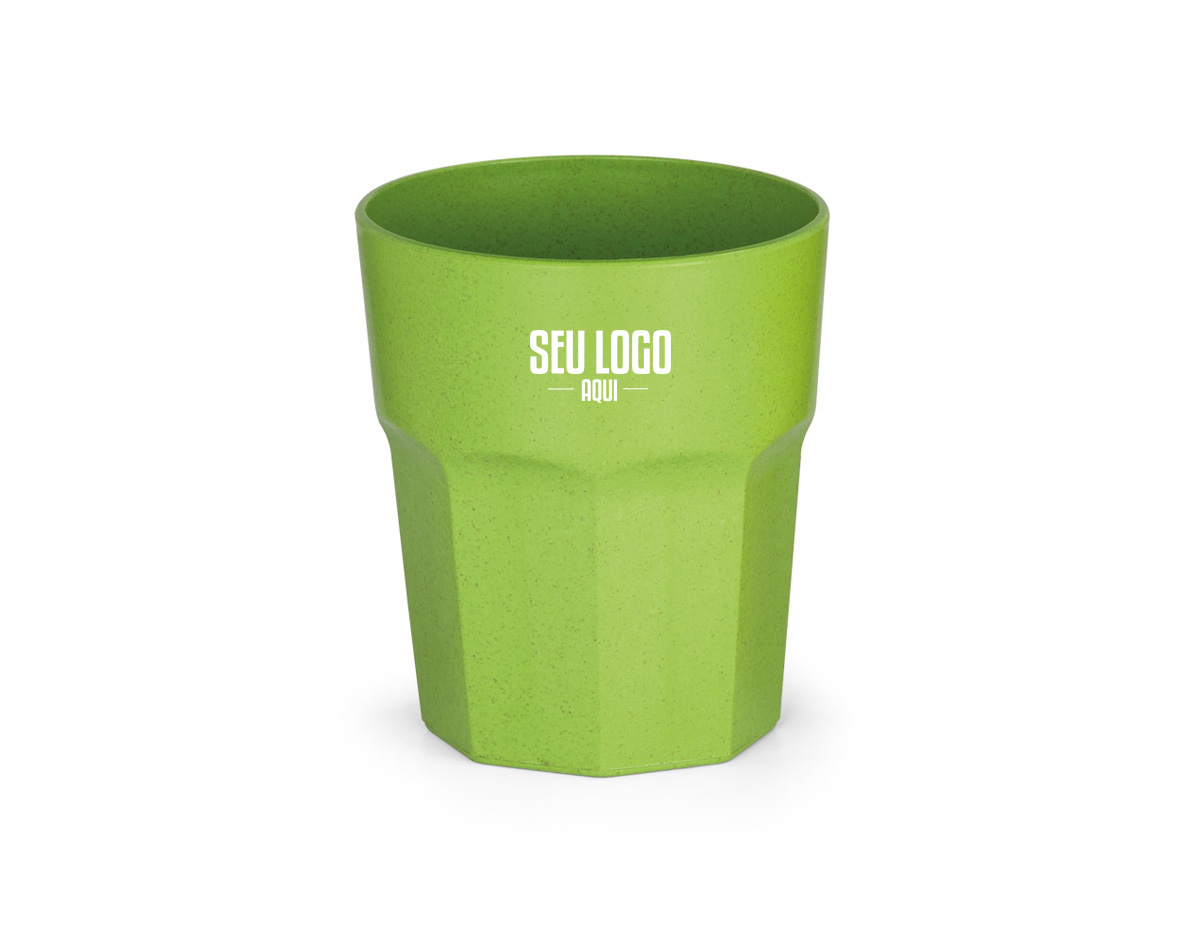Copo com capacidade de até 400 mL, feito com 50% de fibra de arroz e 50% de polipropileno (PP). Possui acabamento fosco, é leve, resistente e ideal para uso cotidiano, unindo praticidade e materiais alternativos de menor impacto ambiental.