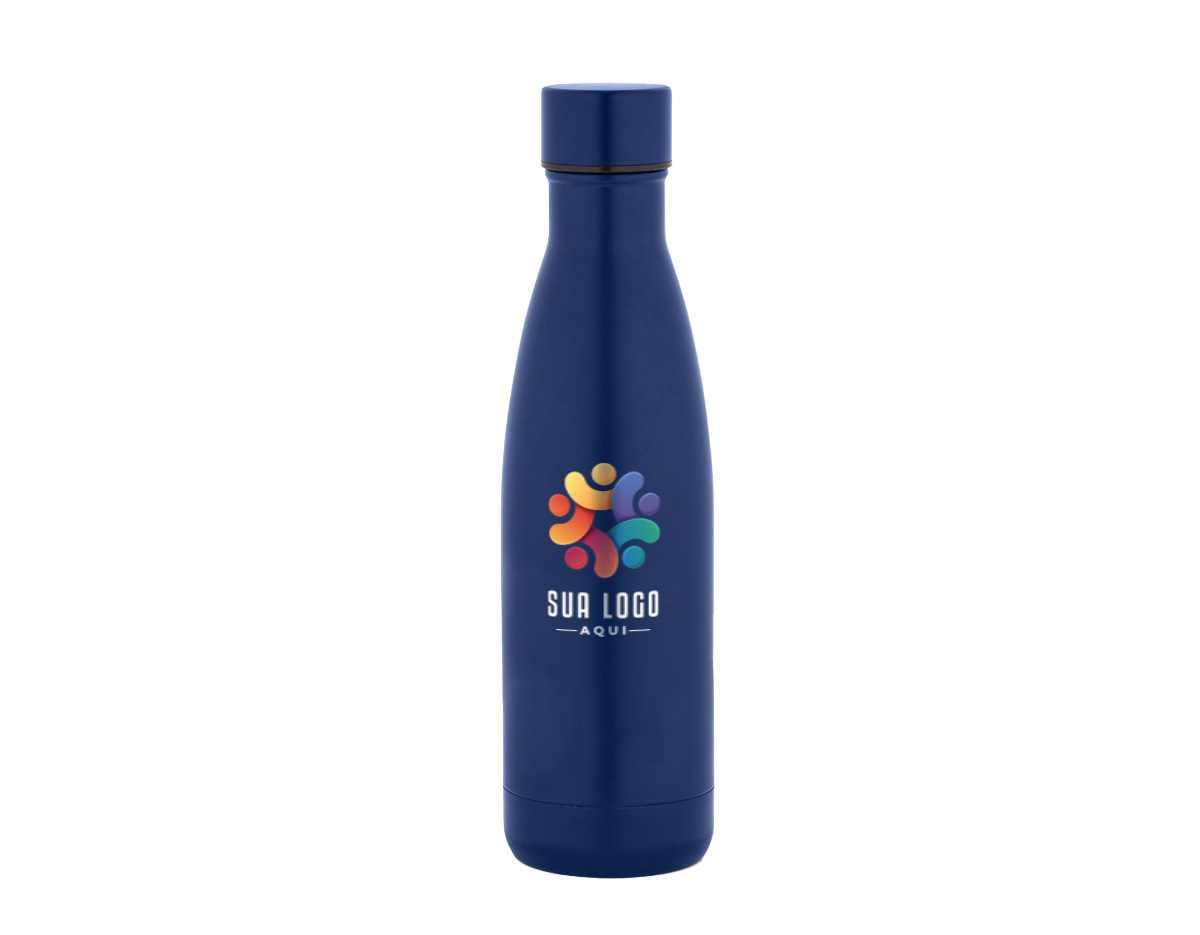 Garrafa térmica em aço inox 90% reciclado com parede dupla, isolada a vácuo e acabamento em mate. A tampa de rosca é à prova de vazamentos. Capacidade até 520 mL. Fornecido em caixa presente de papel kraft reciclado. Certificação EU Food Grade.