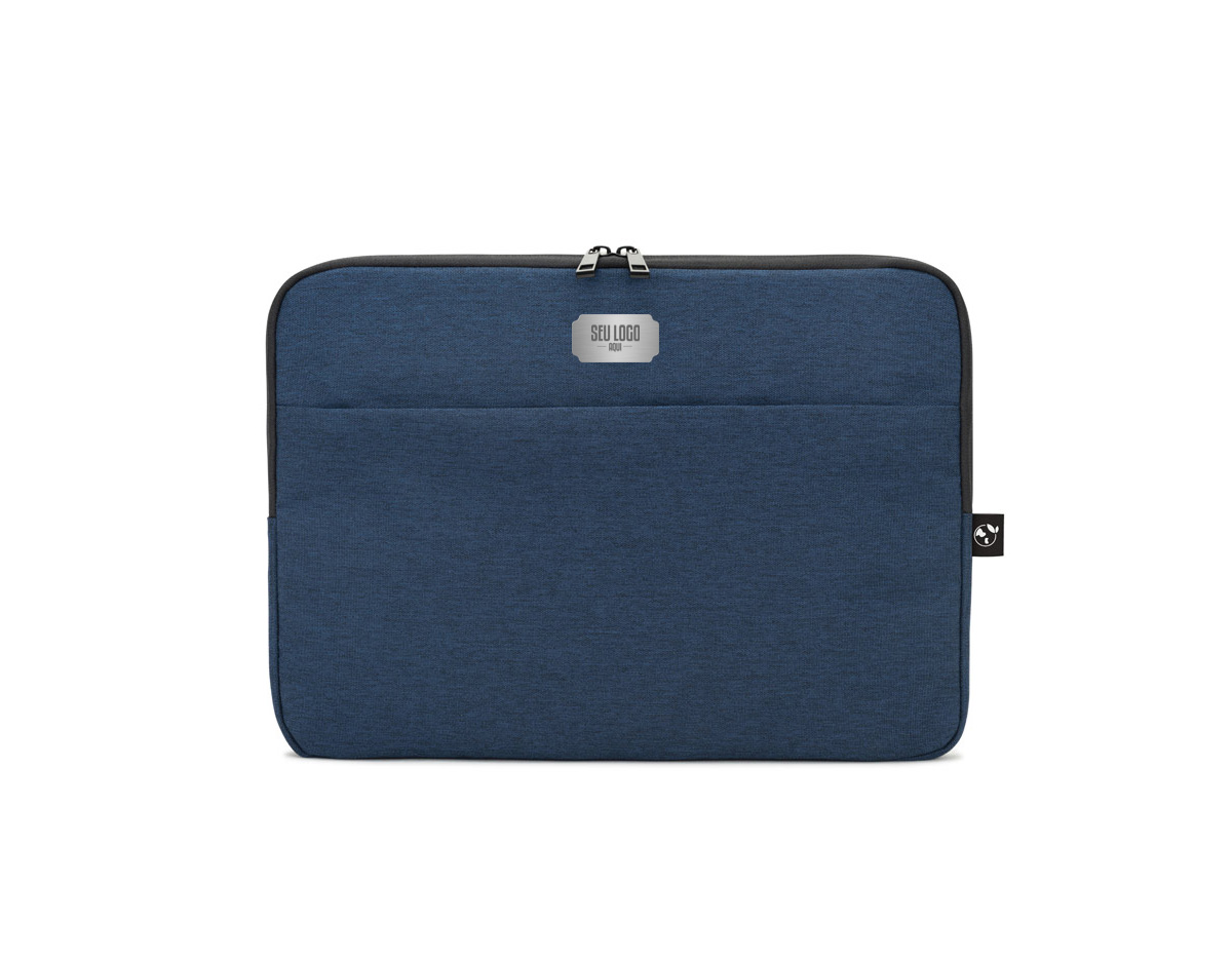 Bolsa para notebook em poliéster reciclado 600D com forro em poliéster reciclado 210D. Conta com compartimento principal acolchoado para notebook de até 14" e bolso frontal para pequenos itens. Estrutura totalmente almofadada, proporcionando proteção extra e maior durabilidade no uso diário.