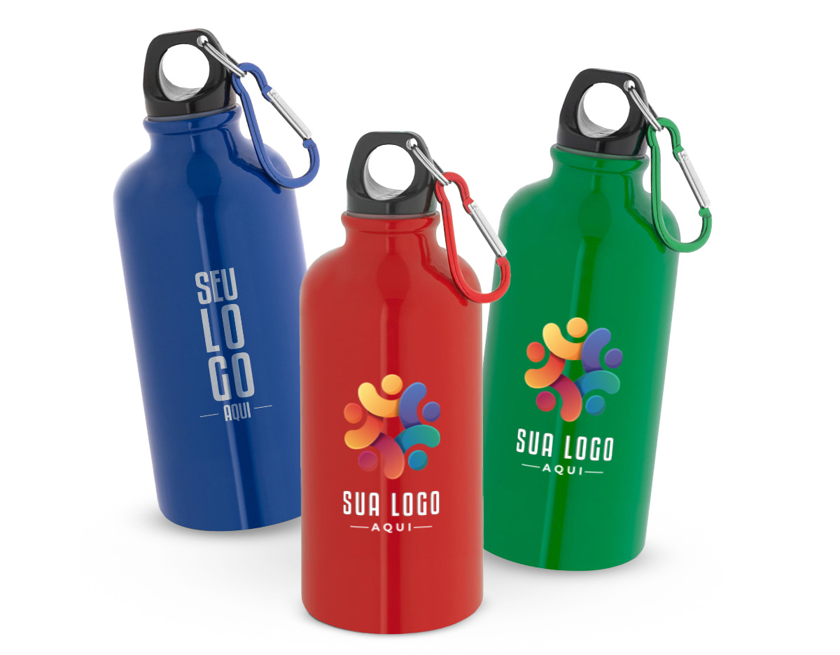 Squeeze esportiva com capacidade de até 560 mL, fabricada em aço inox de parede simples e acabamento brilhante. Possui tampa com mosquetão integrado, permitindo fácil transporte ou fixação em mochilas e bolsas. Ideal para uso em atividades físicas ou ao ar livre.