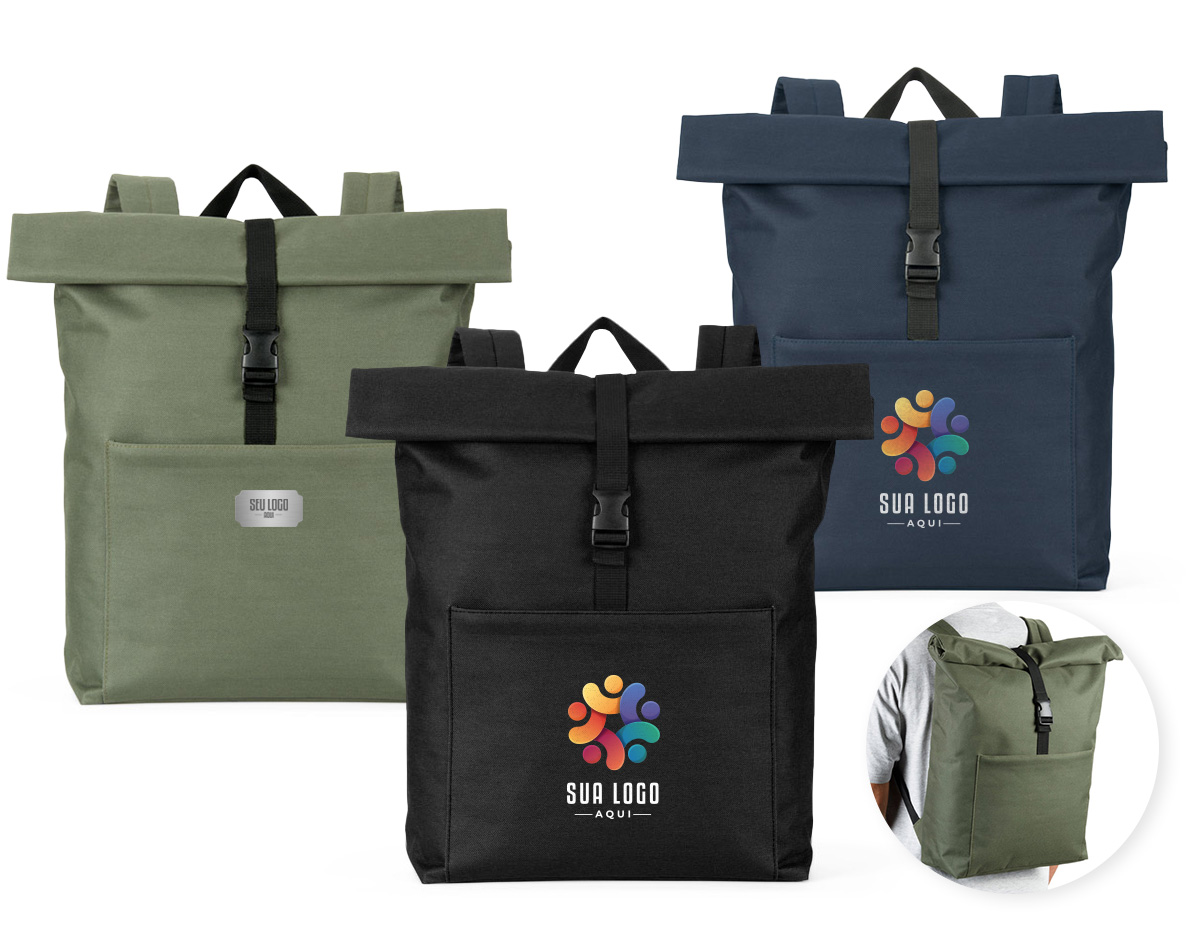 Mochila "Roll-top" para notebook em 600D e forro em 210D. Possui um compartimento principal espaçoso para notebook até 17.3", com fecho de enrolar no topo. Bolso frontal com zíper.
