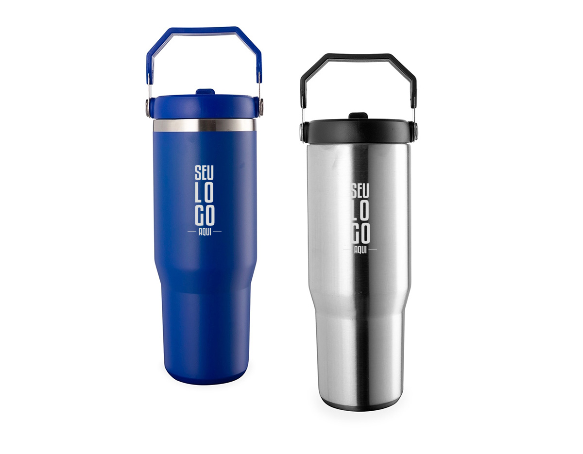 Copo térmico em inox com capacidade de até 800 mL. Possui parede dupla para isolamento térmico, tampa plástica rosqueável com vedação a vácuo, alça fixa em inox com camada plástica e bico flexível. Acompanha canudo plástico para encaixe interno, ideal para uso prático no dia a dia.
