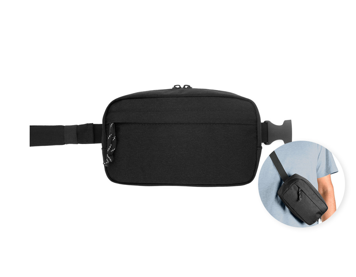 Pochete confeccionada em poliéster reciclado 600D, com forro interno em poliéster reciclado 210D. Conta com um compartimento principal espaçoso e um bolso frontal para itens menores, unindo praticidade e sustentabilidade no dia a dia. Ideal para quem busca funcionalidade com consciência ambiental.