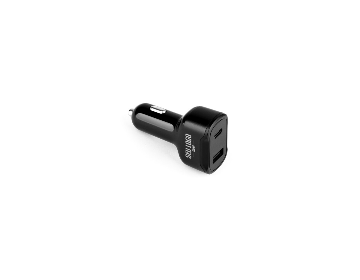Adaptador automotivo com portas USB-C PD20 (20W) e USB-A QC 3.0 (18W), fabricado em ABS 100% reciclado. Proporciona carregamento super-rápido para diversos dispositivos durante viagens. Compatível com smartphones, tablets e outros eletrônicos. Cabo de carregamento não incluso, acompanha apenas o adaptador.