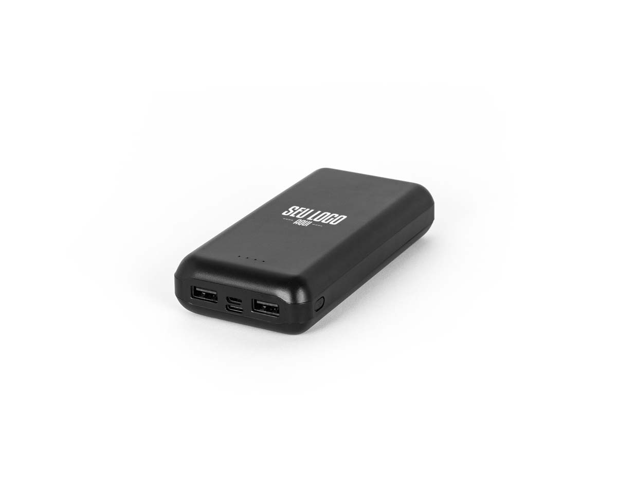 Bateria portátil em ABS 100% reciclado, com 20.000 mAh de capacidade.
Possui indicador de nível de carga, uma porta USB-C (entrada/saída), uma porta microUSB (entrada) e duas portas USB-A (saída), permitindo carregar vários dispositivos ao mesmo tempo. Acompanha cabo de carregamento USB-C. Ideal para uso diário ou viagens, com estrutura resistente e sustentável.
