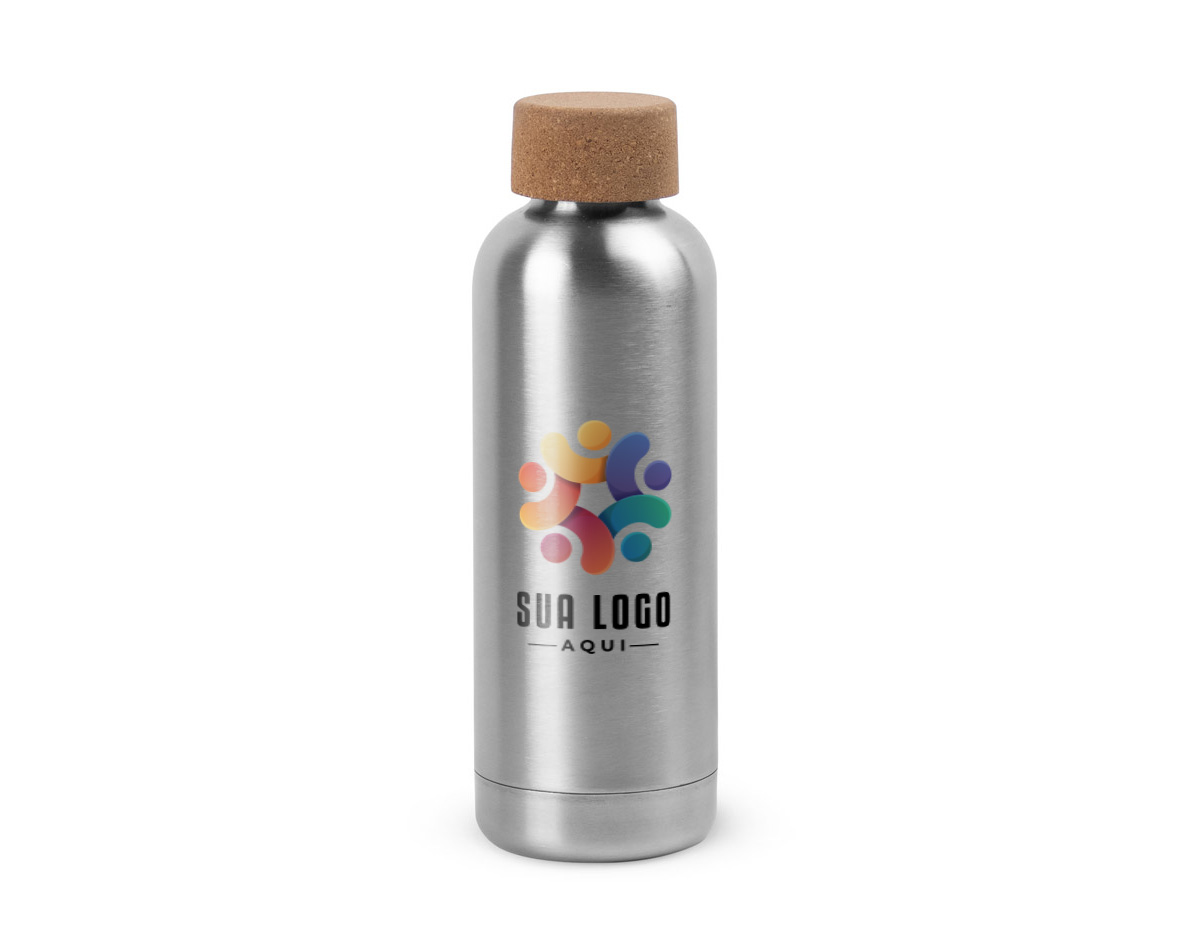 Squeeze em aço inox com parede simples, oferecendo leveza e durabilidade. Possui tampa em cortiça que alia design natural e funcionalidade. Capacidade de até 760ml, ideal para hidratação em diversas atividades do dia a dia.