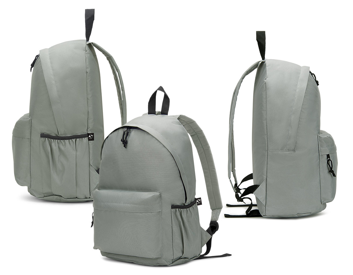 Mochila em poliéster reciclado 600D com forro 210D, ideal para ações sustentáveis. Conta com compartimento principal amplo, bolso frontal, bolso lateral para squeeze e alça superior em webbing. Capacidade de até 18L. Brinde corporativo funcional e com apelo ecológico.