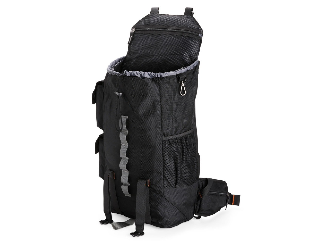 Mochila confeccionada em poliéster impermeável, fechamento por cordão e engate rápido plástico e capacidade máxima de 24 litros. Possui amplo espaço interno com divisória com fechamento em velcro e bolso em tela de nylon próximo à abertura. Apresenta três compartimentos externos: um com fechamento em zíper e dois em velcro nas laterais, além de um bolso lateral em tela de nylon. A parte traseira da mochila conta com outros três compartimentos em diferentes tamanhos, incluindo espaço para notebooks de até 15,6 polegadas.