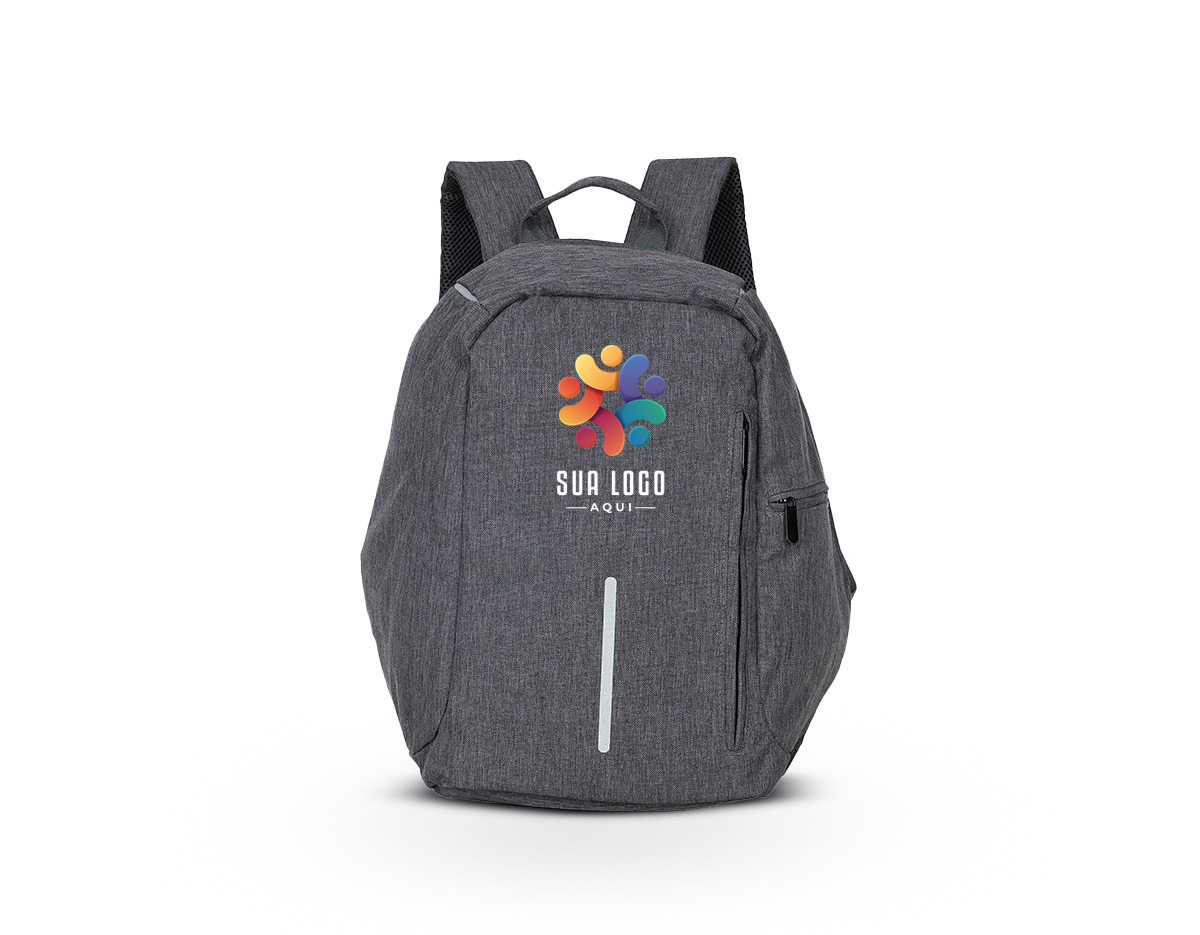 Mochila antifurto impermeável, seu compartimento principal com abertura de zíper na área traseira impossibilita a abertura da mochila nas costas, assim protegendo-o de furtos e trazendo mais segurança para seus objetos de valores. Compartimento principal com bolso para notebook até 15.6 polegadas, bolso para tablet até 9 polegadas, três bolsos para acessórios e bolso com zíper, contém ainda um compartimento frontal e compartimento lateral. Contem faixa reflexiva na área frontal, alça de mãos, acesso para encaixe de malas com puxador, alças para as costas ajustáveis e área traseira com revestimento espumado.