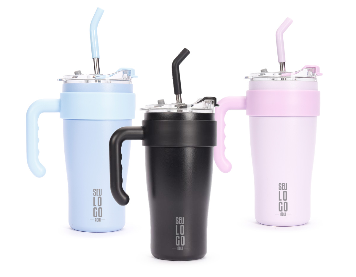 Caneca térmica em inox com capacidade máxima de 800ml. Possui estrutura em parede dupla, alça ergonômica em plástico, tampa rosqueável com vedação a vácuo, protetor para bocal e acesso para canudo com tampa em silicone. Acompanha canudo de inox com ponta de silicone removível.