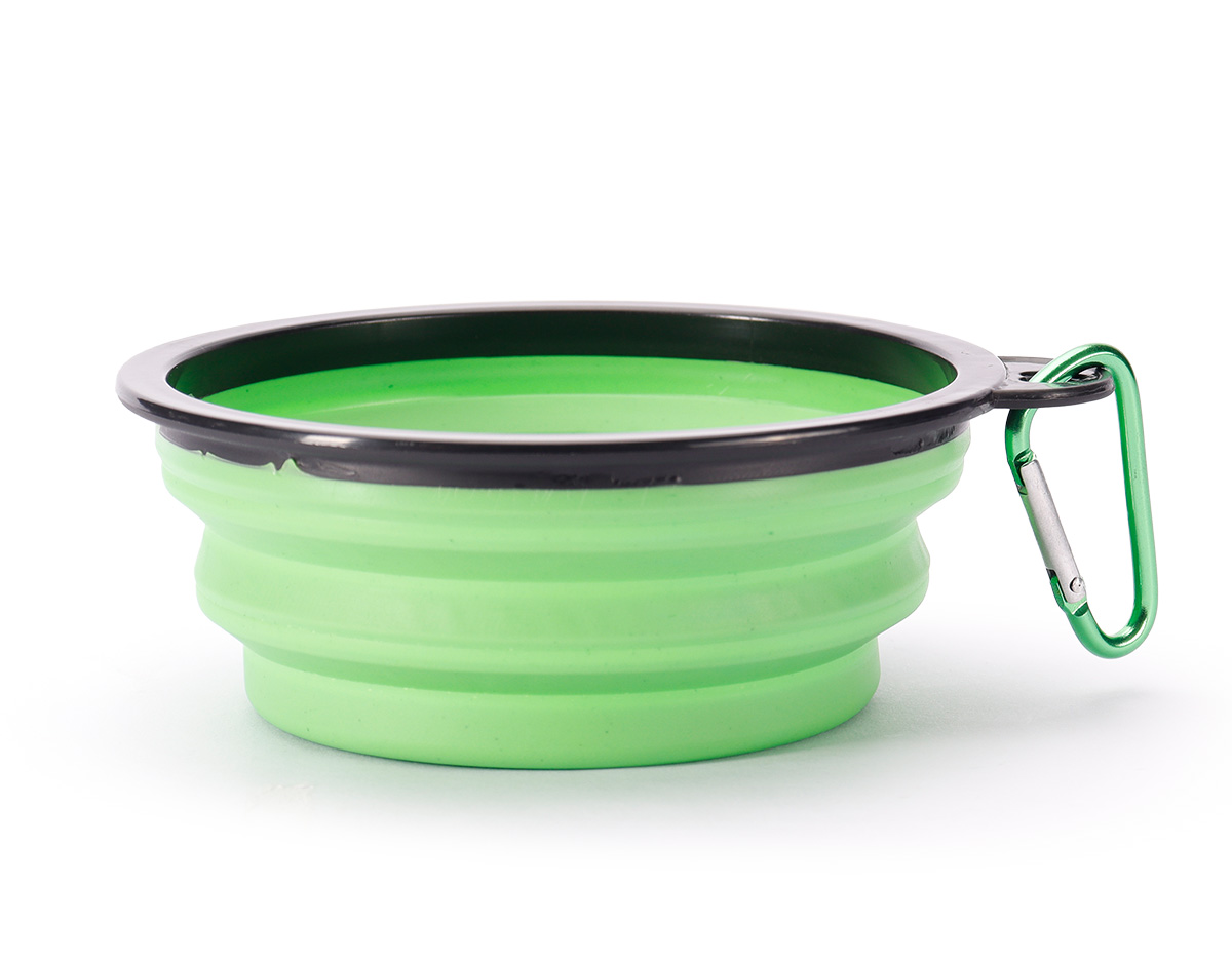 Tigela retrátil para pets feita em silicone com borda plástica equipada com encaixe para mosquetão e capacidade de até 350ml. Acompanha mosquetão metálico para facilitar o transporte.