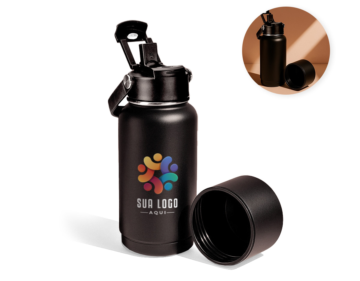 Garrafa térmica em inox com pintura eletrostática e capacidade de até 700ml. Apresenta estrutura interna de parede dupla e vedação a vácuo, o que ajuda a conservar a temperatura de líquidos por mais tempo. Conta ainda com fundo removível. Possui tampa plástica rosqueável com protetor para o bocal, bico flip, canudo interno removível e alça fixa para transporte.