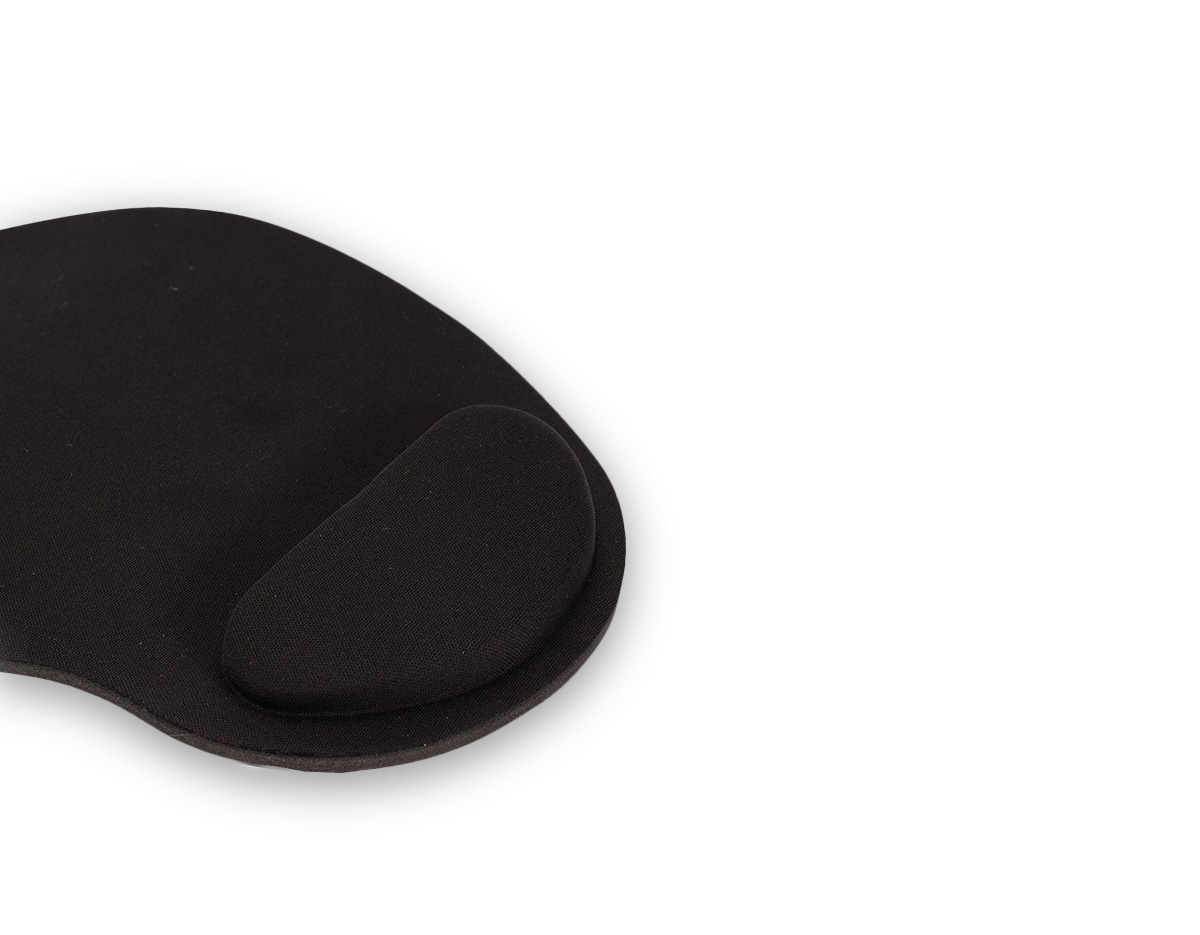 Mouse pad feito em poliéster e base em EVA. Possui design ergonômico que oferece maior conforto durante o uso graças ao seu apoio de punho com enchimento de espuma macia.
