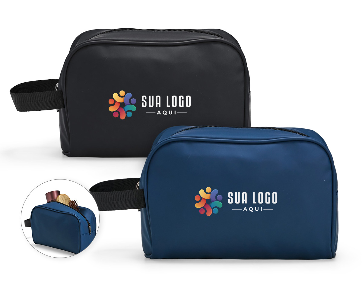 Nécessaire em couro sintético impermeável, ideal para organizar itens com segurança. Possui fechamento em zíper e alça lateral em nylon, garantindo praticidade no uso diário. Um brinde corporativo elegante e funcional, perfeito para valorizar sua marca com estilo.