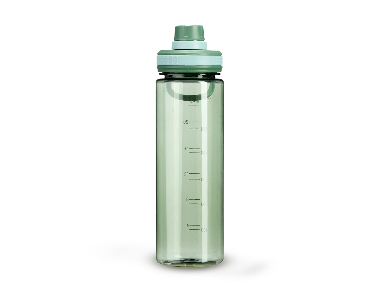 Garrafa plástica de 750ml, com marcação de volume até 700ml para uso preciso no dia a dia. Conta com tampa rosqueável, protetor de bocal e alça prática para transporte. Funcional e versátil, é um brinde corporativo ideal para promover sua marca com utilidade e estilo.