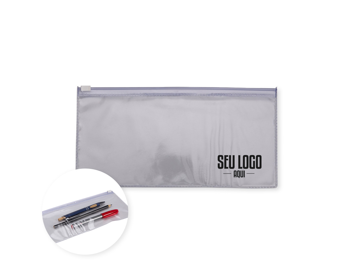 Estojo em plástico transparente, ideal para organizar e visualizar facilmente o conteúdo. Possui fechamento zip zap deslizante, que garante praticidade e segurança no uso diário. Leve e funcional, é um brinde corporativo versátil, perfeito para ações promocionais, eventos e uso escolar ou profissional, valorizando a marca com utilidade.