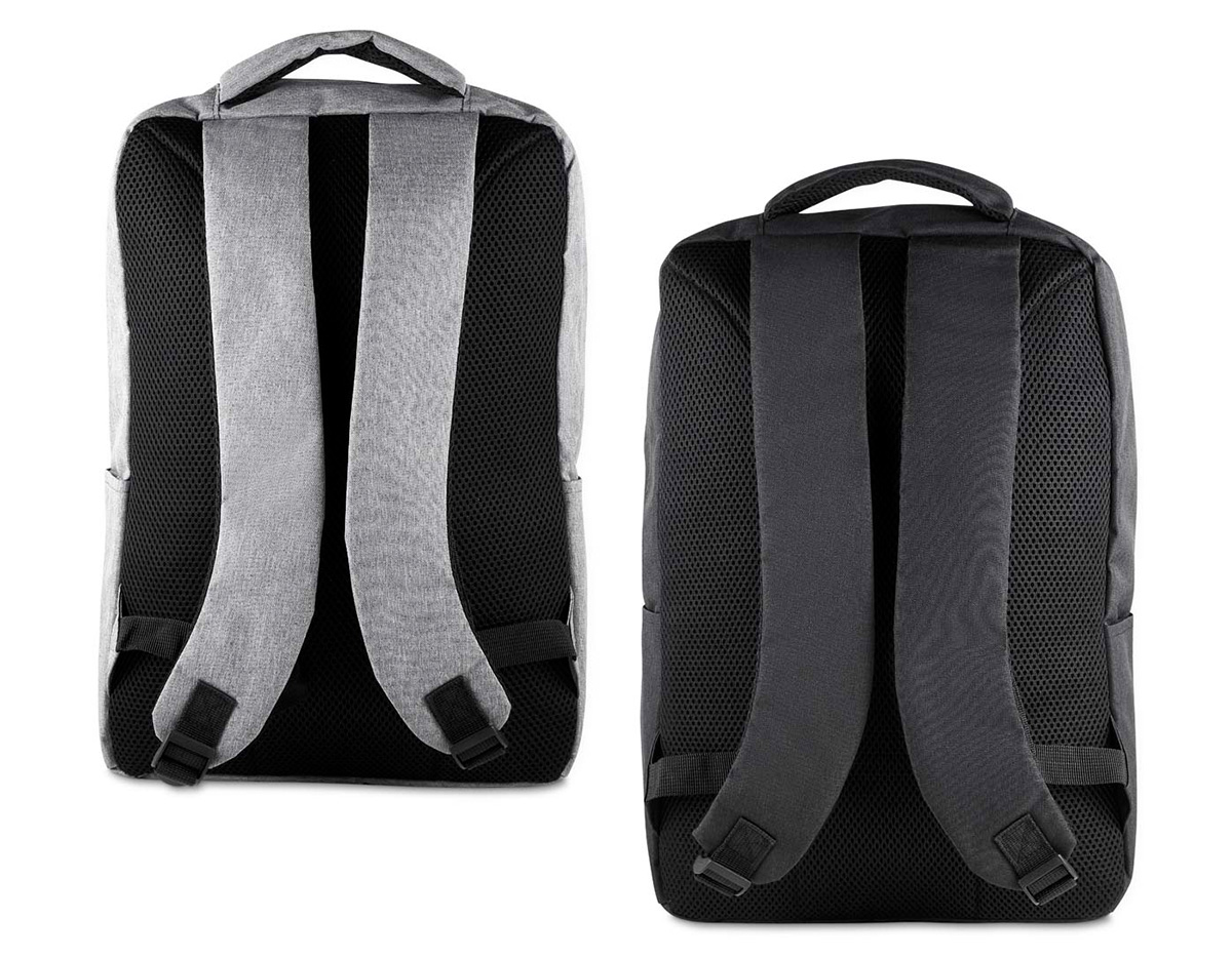 Mochila confeccionada em tecido externo de poliéster 300D com detalhe em PU e tecido interno em poliéster 210D, com capacidade total de 13,5 litros. Possui bolso frontal com fechamento em zíper, dois bolsos laterais e compartimento interno para notebook de até 15,6”.